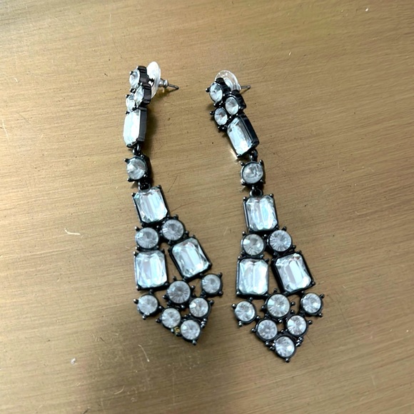 Gorgeous earrings 🤍 - Picture 1 of 2
